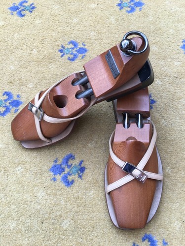 Sandali da donna GUCCI dispositivo di scorrimento Infradito in Pelle Beige  UK 4 US 7 EU 37 Donna | eBay