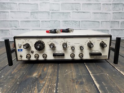 EXACT Electronics MODEL 124 MULTIGENERATOR **TURNS ON / UNTESTED**