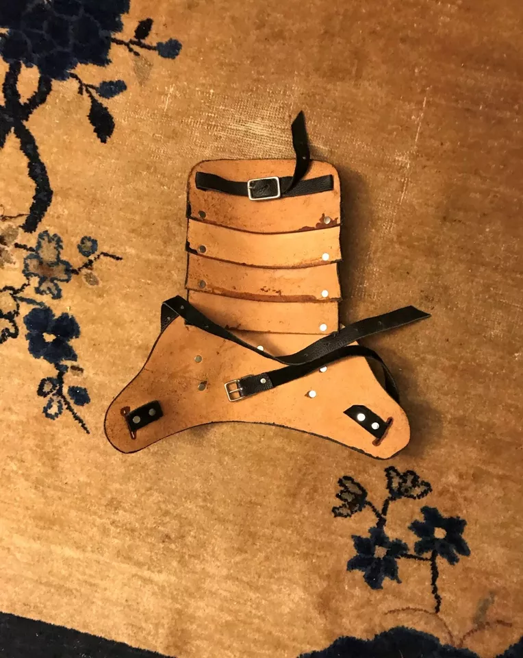 Protector de almohadilla de muslo para rodilleras de trabajo de cuero genuino para ciclistas de colección Foto 2 de 3