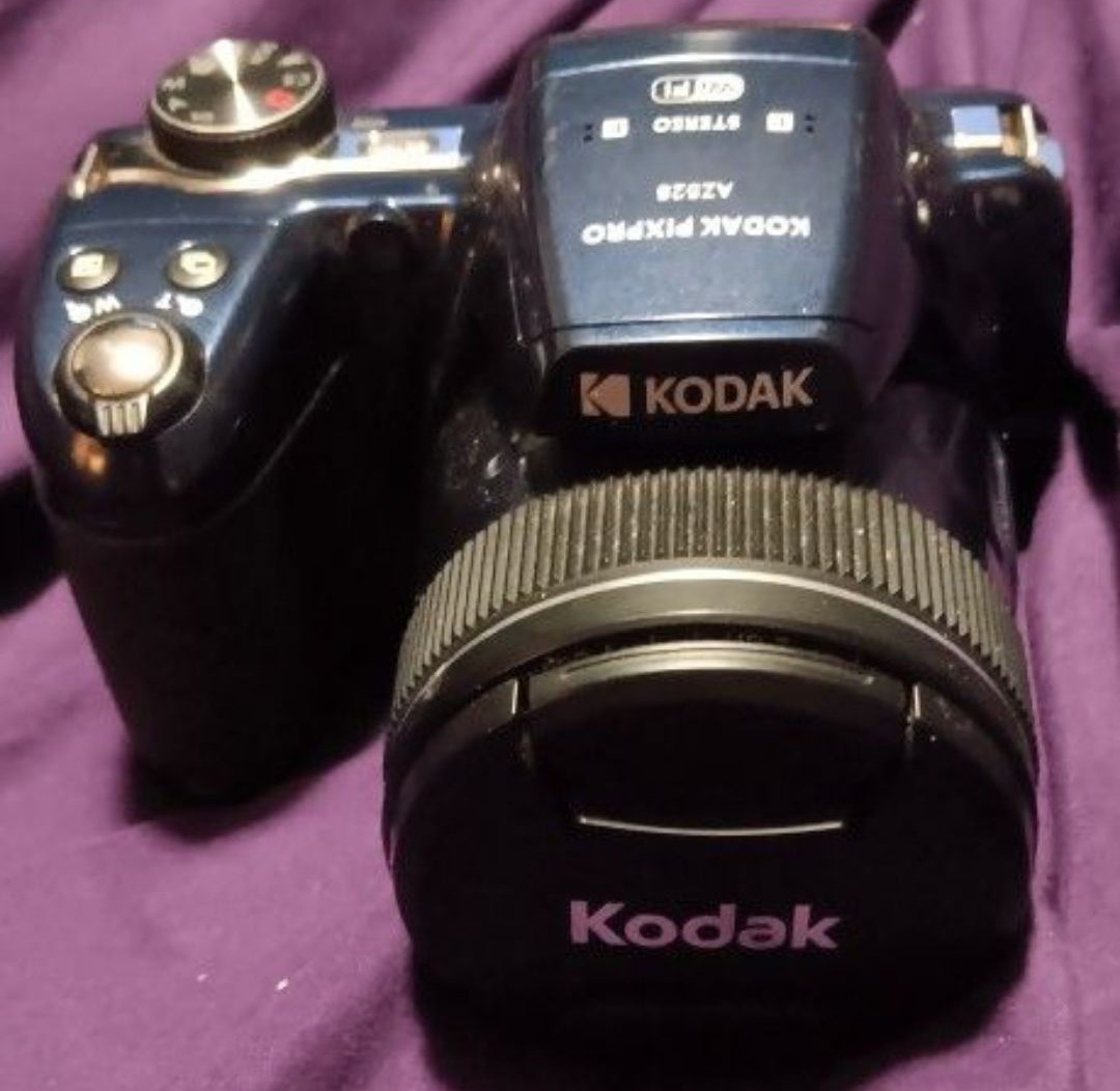 Kodak PIXPRO AZ528 16MP 52x Optical Zoom Wi‑Fi 3in LCD AA Blue Camera