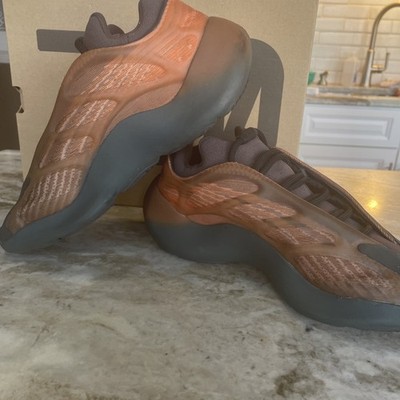 adidas Yeezy 700 V3  copper Fade  Men's Sneakers Tru Form Gray/Orange, Size 8