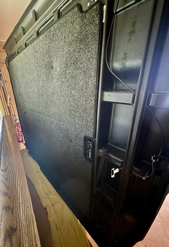 For Ford F250 2017-2022 UNDERCOVER Tonneau Bed cover  RED Color  "D4"  81.9" box - Image 2 of 3