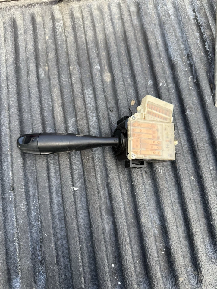 2006 Scion XB headlight turn signal switch W/O fog lamps; 84140-52020 - Image 2 of 2