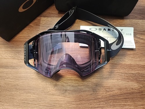 Oakley Airbrake MTB Mountain Bike Goggles, Black 71070200 - Picture 13 of 15
