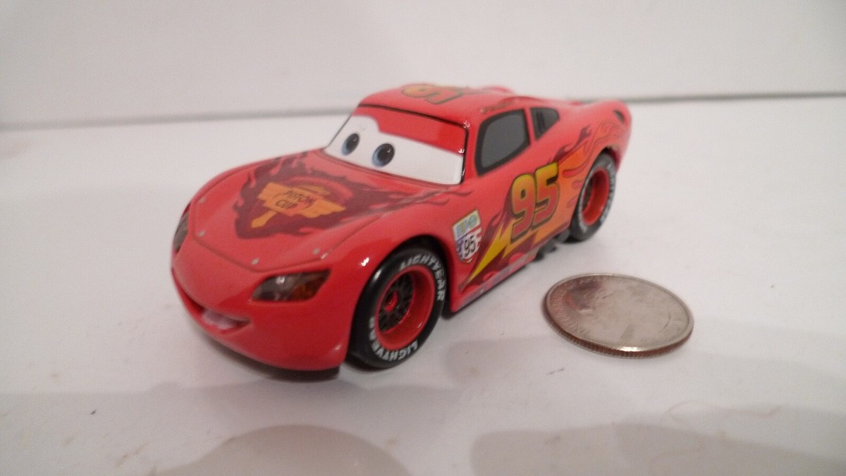 Disney Store カーズ2 ライトニング・マックィーン Disney Store Pixar Cars 2 Lightning McQueen WGP Diecast Loose