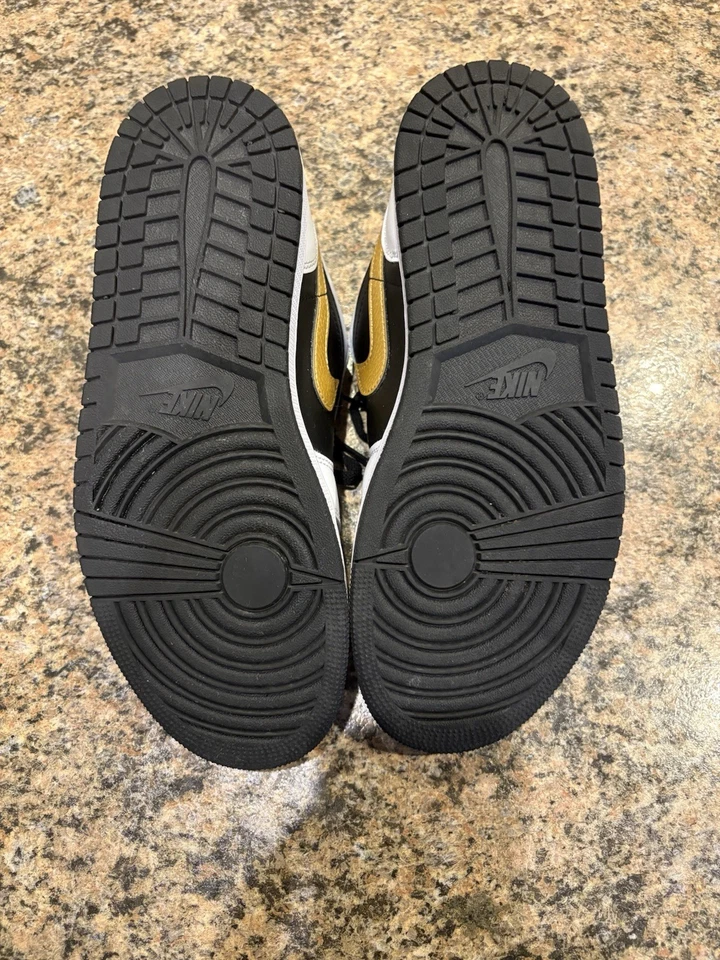 Hombre Air Jordan 1 Low 9.5 Foto 4 de 4