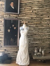 Carolina Herrera Ivory Cotton/Linen and Silk Applique Gown - 6, Worn Once