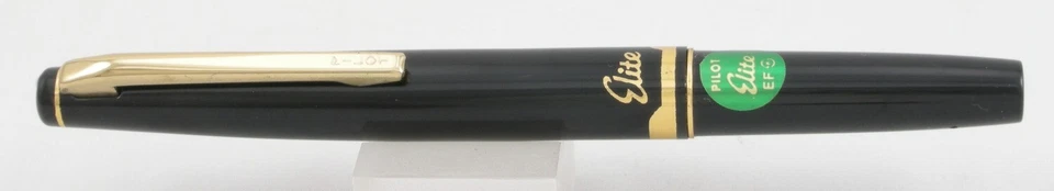 Pluma Estilográfica Pilot Elite Negra y Dorada - XFine Plumín -CON-20 - Como Nueva - Antigua - Stock Foto 4 de 4