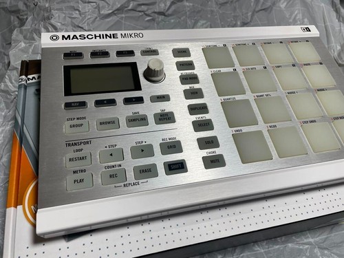 Native Instruments / MASCHINE MIKRO MK2/ Production and Performance system -used - Picture 3 of 5