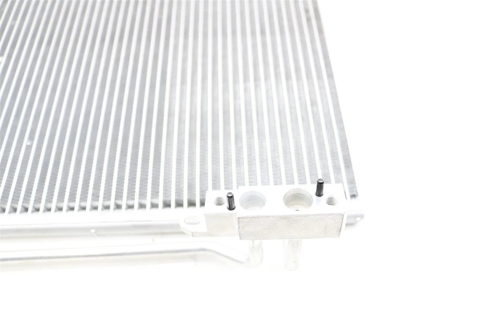 Hella A/C Condenser 8FC351317-481 Land Rover Range Rover 4.2 4.4 5.0 2006-11 Foto 3 de 4