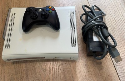 Xbox 360 White 20GB HDD Fat Console With Cables And Controller