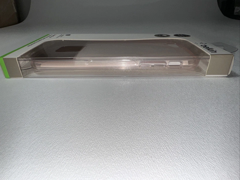 Funda protectora Belkin SheerForce | Granate y rosa claro transparente | iPhone 7/8 Plus Foto 3 de 4