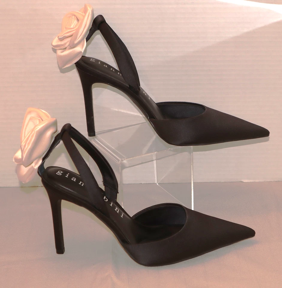 Zapatos de Tacón Gianni Bini Negros con Lazo Color Crema Talla 8m Foto 2 de 4