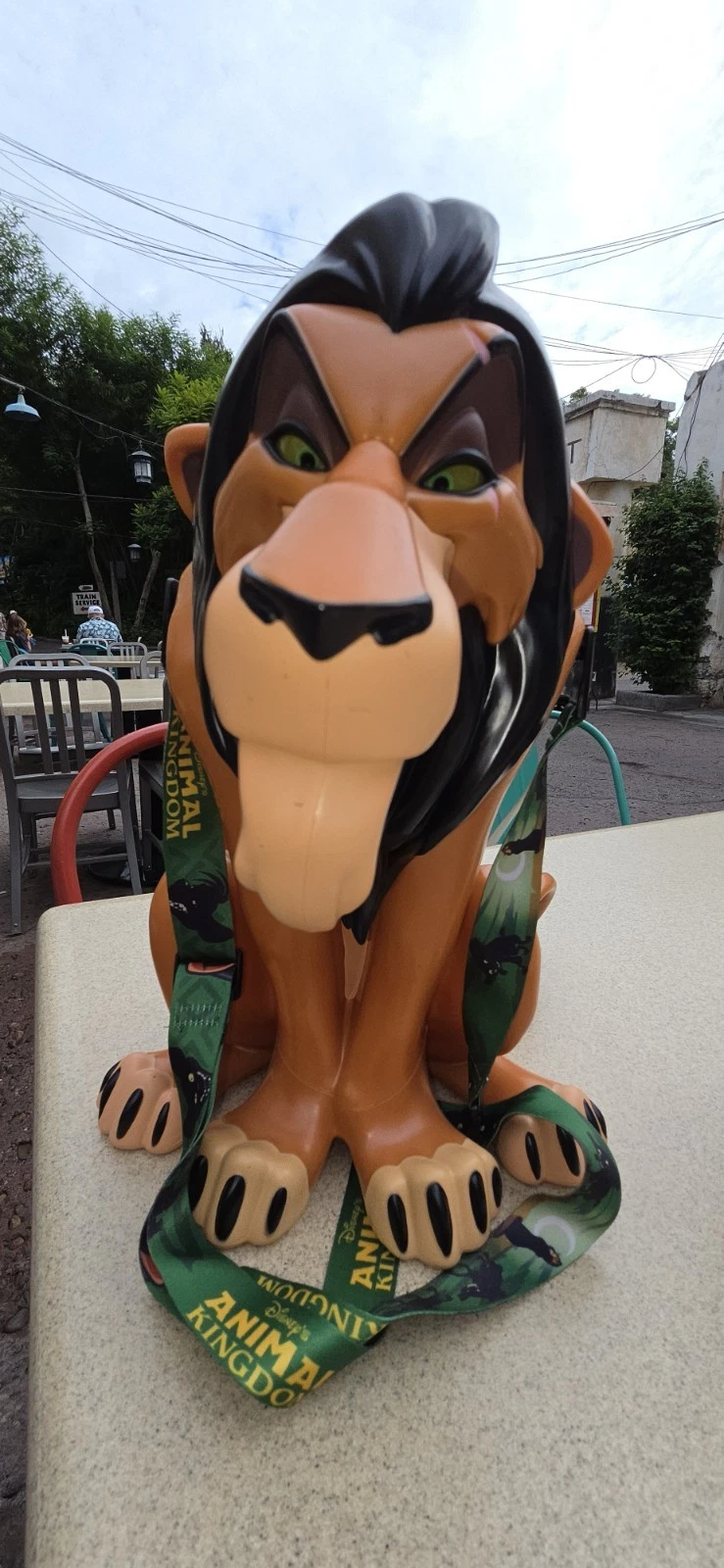 Disney Parks 2025: Cubo de palomitas de Scar (El Rey León) y vaso con pajita de Ed (hiena) – NUEVO 3
