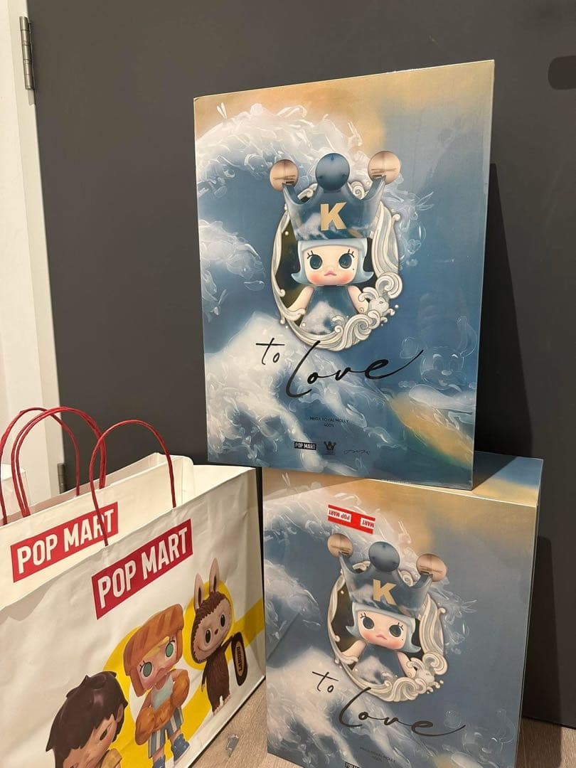 POP MART MEGA ROYAL MOLLY 400% DIDI TO LOVE