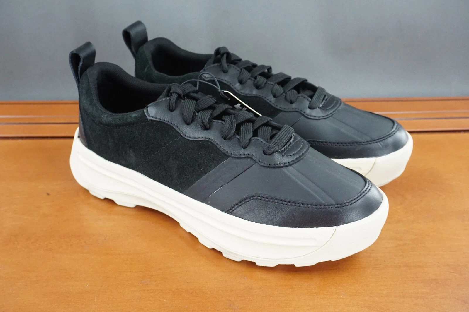 sorel everyday leather suede low top lace up sneaker shoes