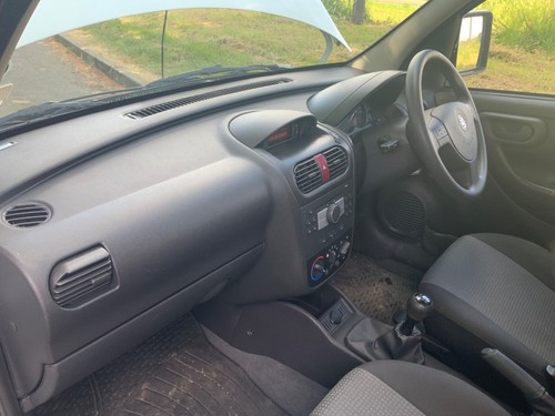 vauxhall combo 1.7 cdti ex Fire and rescue service one owner - Picture 17 of 22