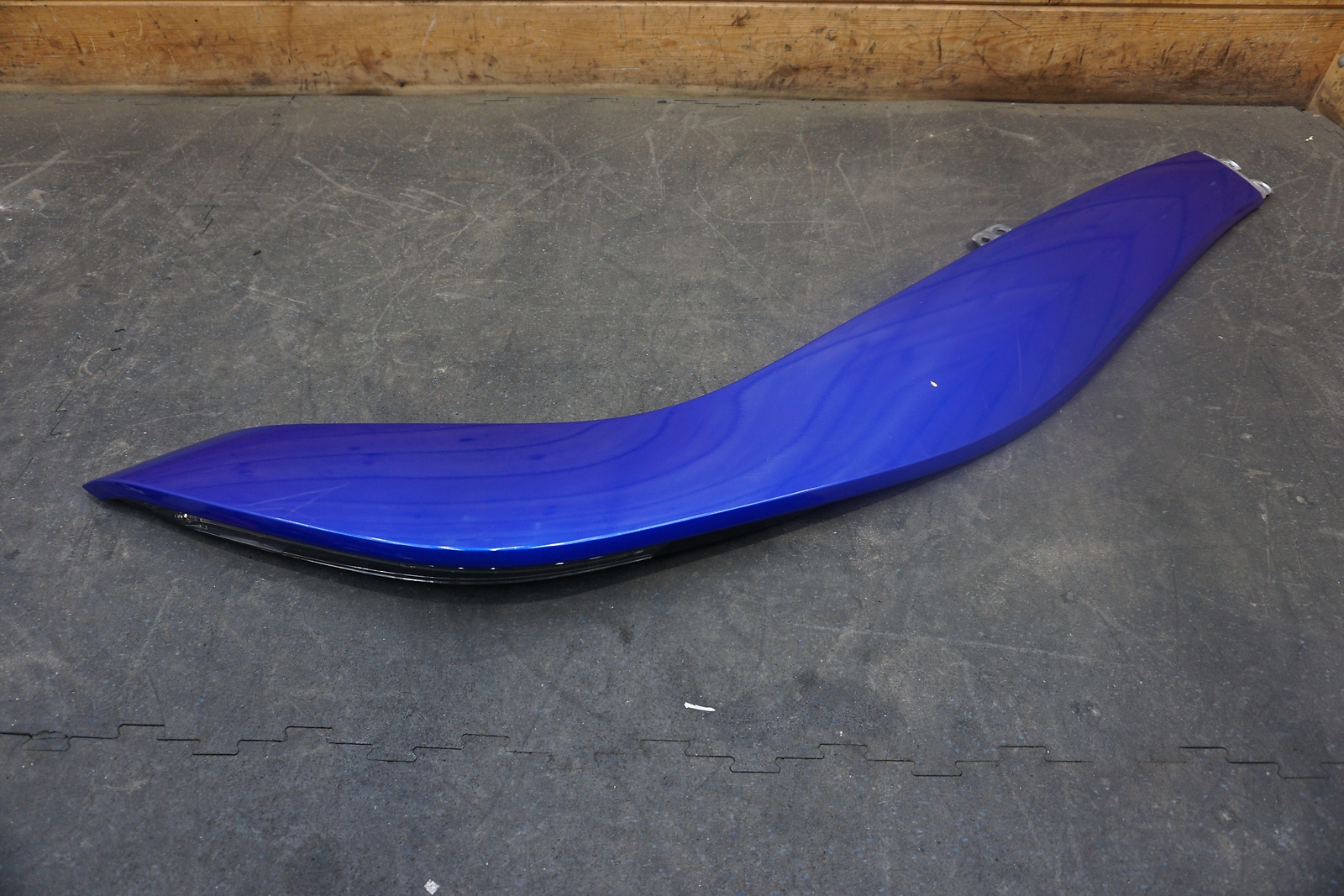 Rear Right Quarter Panel Spoiler Turn Signal Assembly 51627372044 BMW i8 2014-20