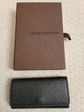 VTG EUC Louis Vuitton Black Taiga Leather 4 Key holder Key Case