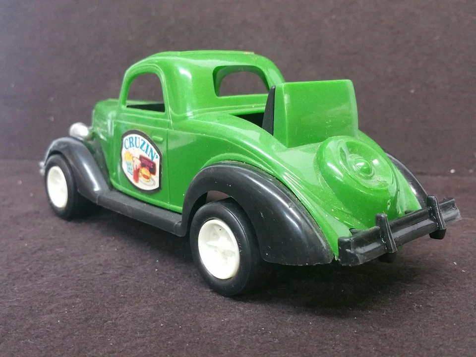 Зеленый игрушечный автомобиль Strombecker 1936 Ford Coupe сделано в США - Изображение 4 из 4