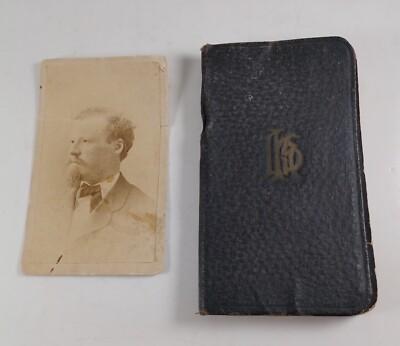 Antique Circa 1900 Catholics Pocket Manual With Photo Found Inside Leather bound