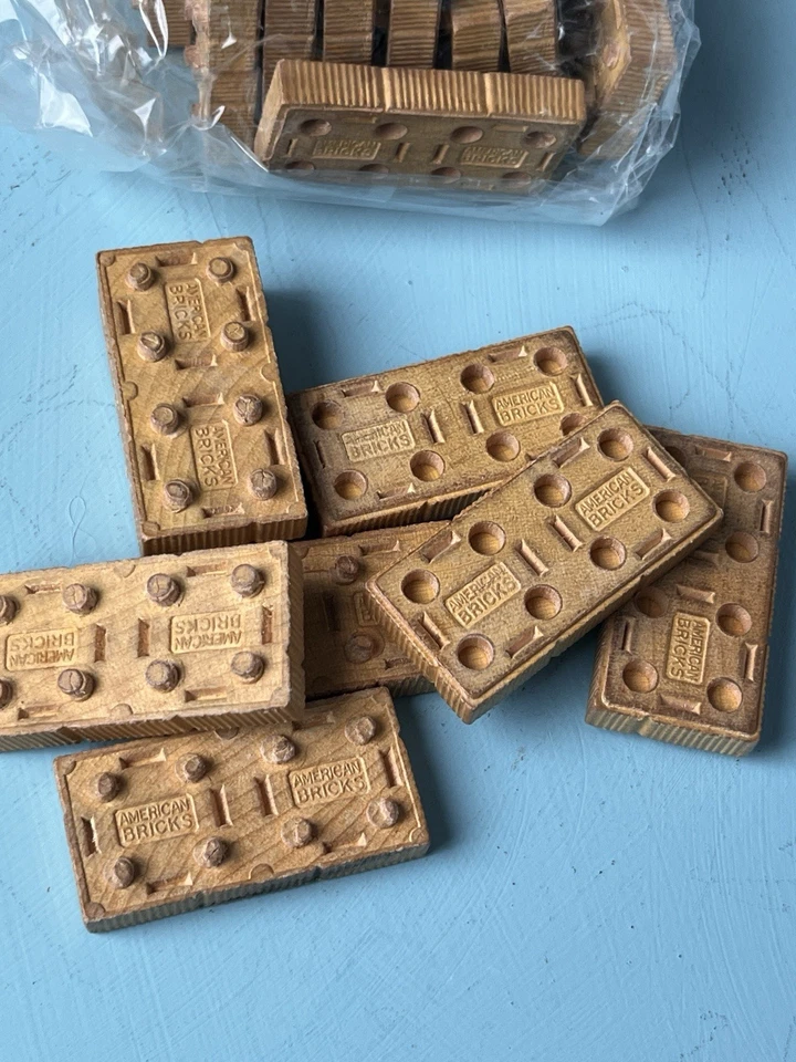 VINTAGE 1940's WOODEN AMERICAN BUILDING BRICKS TOY BY HALSAM ELGO - Image 3 of 4