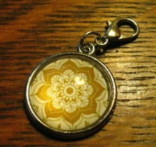 Kaleidoscope Snowflake Zipper Pull - Retro Mod Psychedelic Silver Bubble Clip