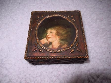 OLD SMALL GILDED WOODEN BOX FLORENTINE STYLE ITALY IMAGE YOUNG MAN-N°612