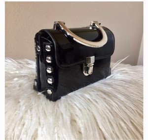 handbolsas with silver hardware