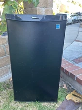 Danby 3.2L Mini Fridge And Freezer