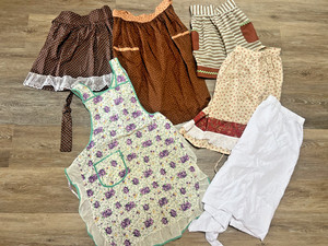Lot 6 Vintage Prairie Aprons Farmhouse Pioneer Costume Theater Prairie Skirt