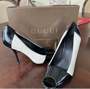 Gucci Colorblock White Suede Black Patent Leather Stiletto Pumps EU Size 37.5