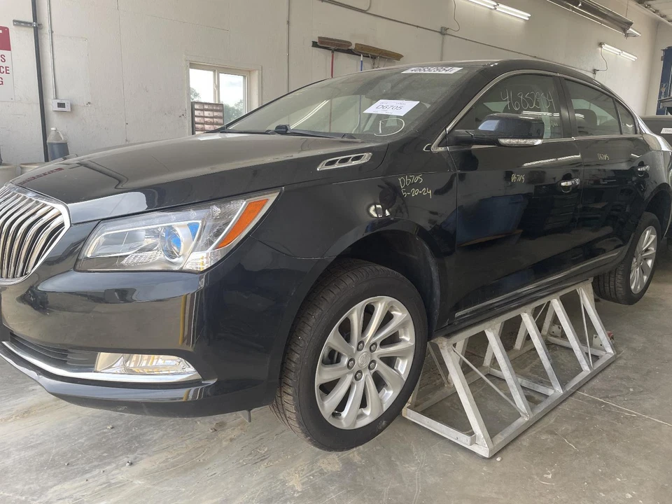 二手驾驶灯适合:2014 别克曲棍球雾驾驶保险杠安装白天 — 第 4/4 张图片