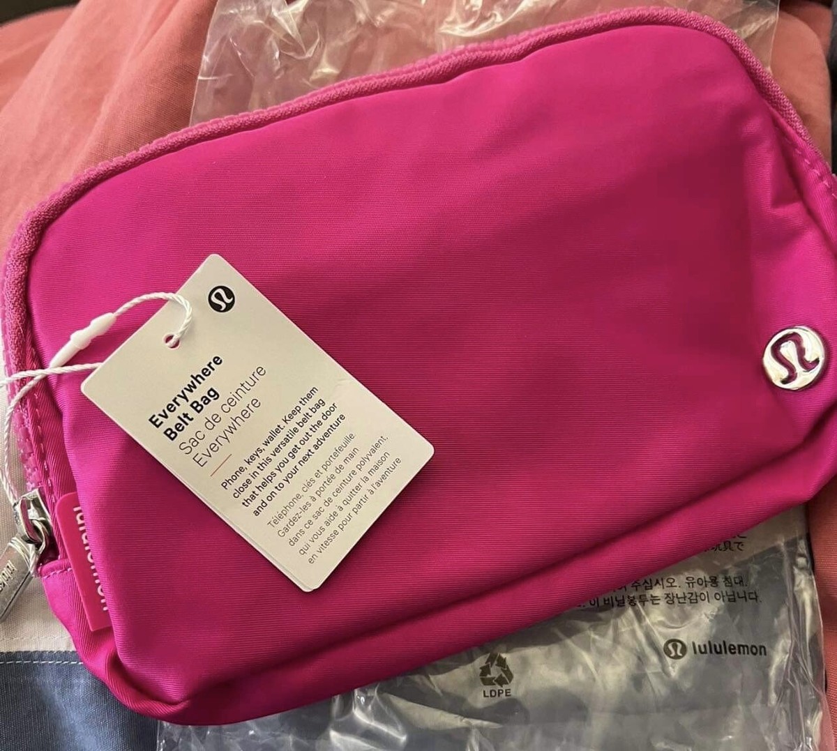 Lululemon Everywhere Belt Bag 1L Sonic Pink NWT *NEW!* Lululemon Everywhere Belt Bag 1L Sonic Pink NWT *NEW!*