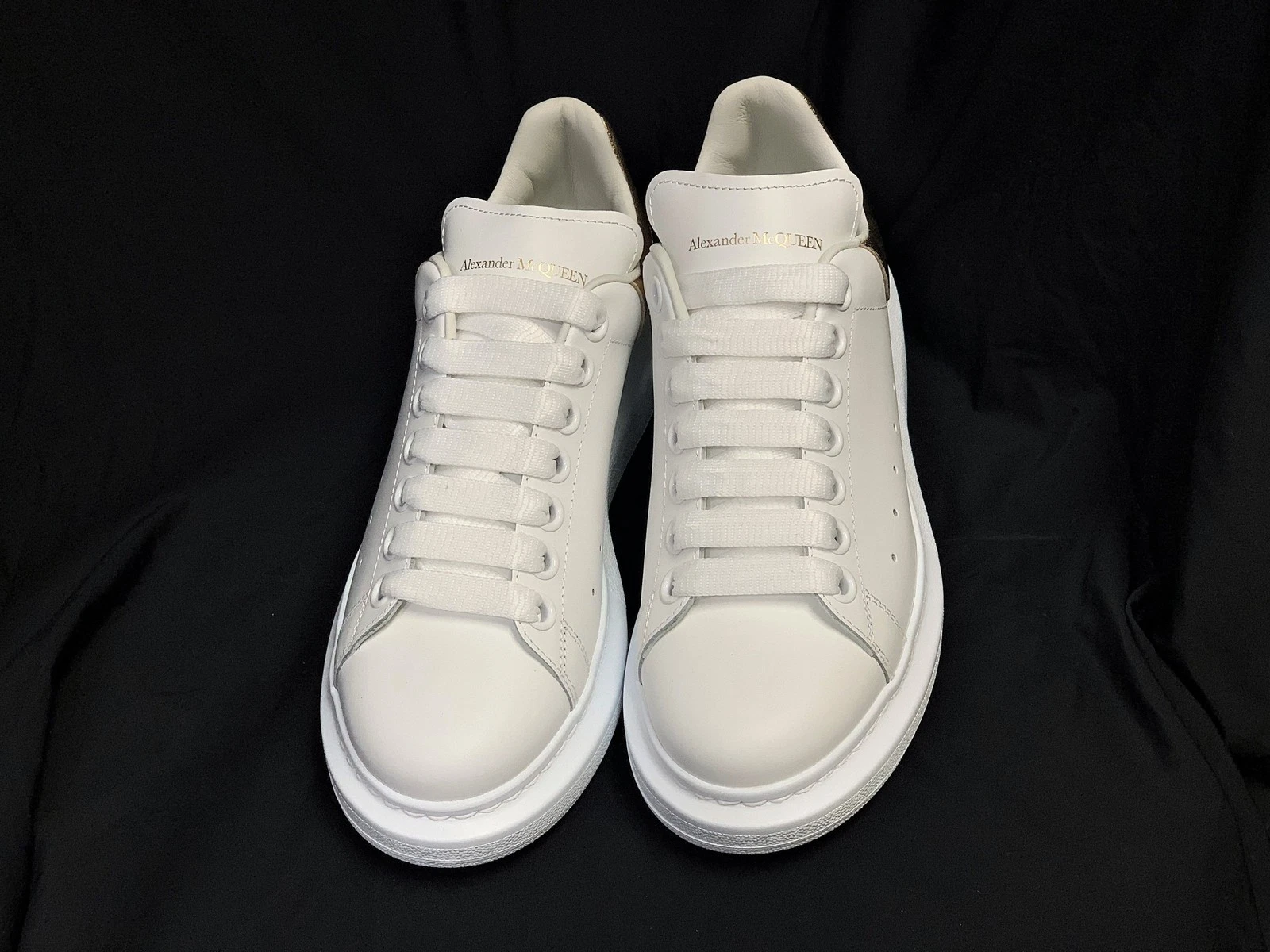 Alexander McQueen sovrasuola in oro bianco 18992850