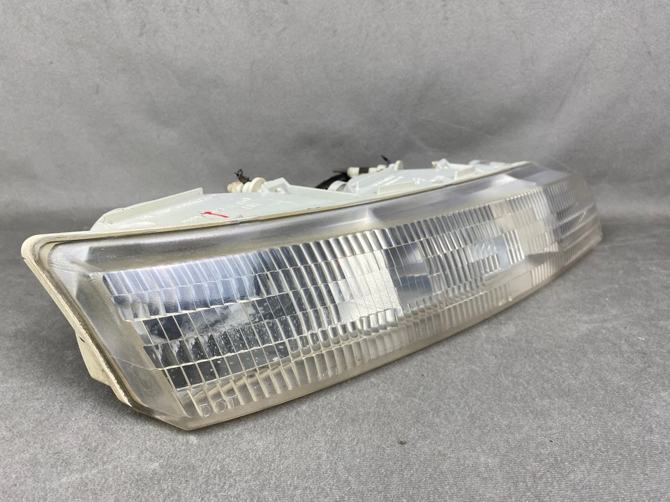 1993 1994 1995 1996 LLINCOLN MARK VIII правая пассажирская сторона ФАРА 968 - Изображение 4 из 4