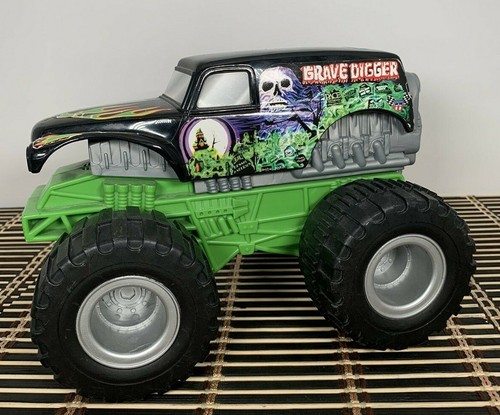 Rare 2000 Hot Wheels 1:24 Grave Digger Battery Powered Not Working