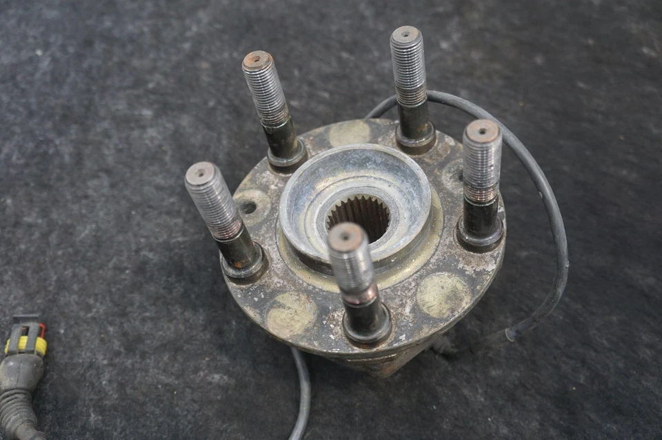 Left Center Hub Wheel Bearing OEM 220562 Ferrari F430 Challenge 2006 - Image 3 of 4