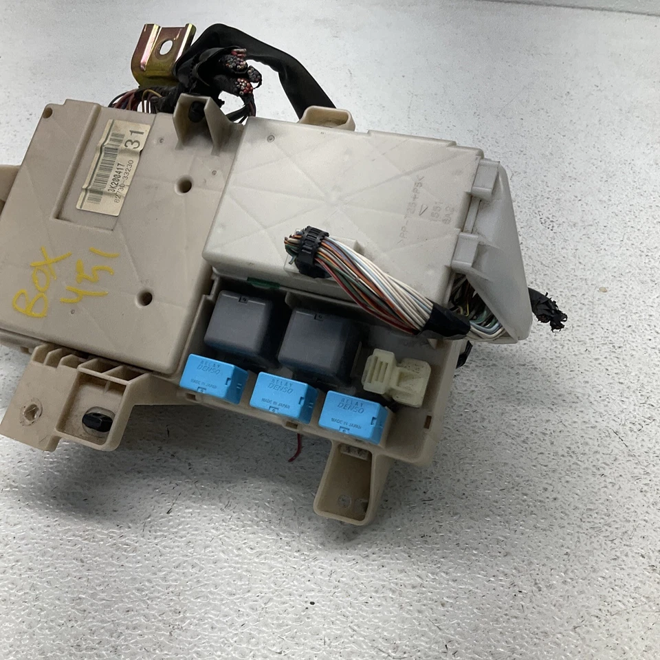 Lexus ES330 STD,Fuse Box Cabin,04-06,3.3L-V6,AT-U151E,3MZFE,82730-33230,Excellen - Image 3 of 4