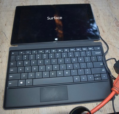 Microsoft Windows Surface RT 1516 10.6''  1.3GHz  READ