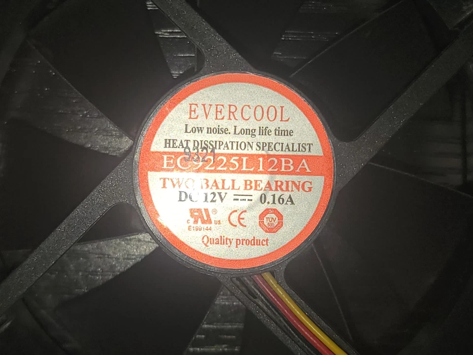 StarTech 92mm Quiet Computer Case Fan Ball Bearing - Image 2 of 3