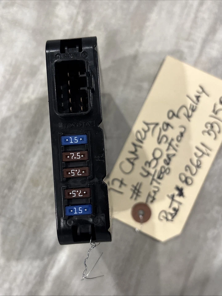 2017 TOYOTA CAMRY INTEGRATION MODULE RELAY OEM 8264133150 - Image 4 of 4