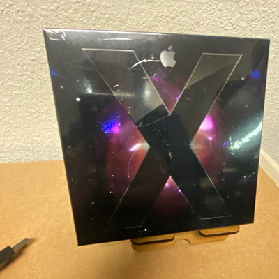 Apple Mac OS X Leopard 10.5 Operating System Software Retail Box