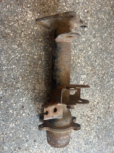 HOUSING, REAR AXLE RH