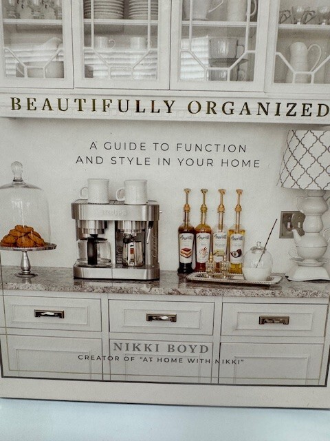Beautifully Organized: A Guide to Function and Style in Your Home (1944515682)
