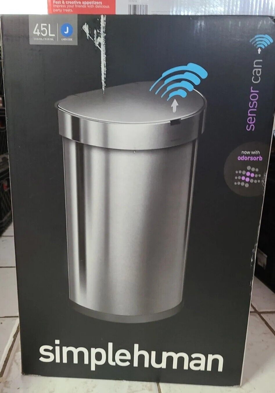 Simplehuman 45L Semi-Round Sensor Can, Touchless Automatic Trash Can,  Stainless Steel with Plastic Lid, 45 L / 11.8 G for Sale in Chicago, IL -  OfferUp