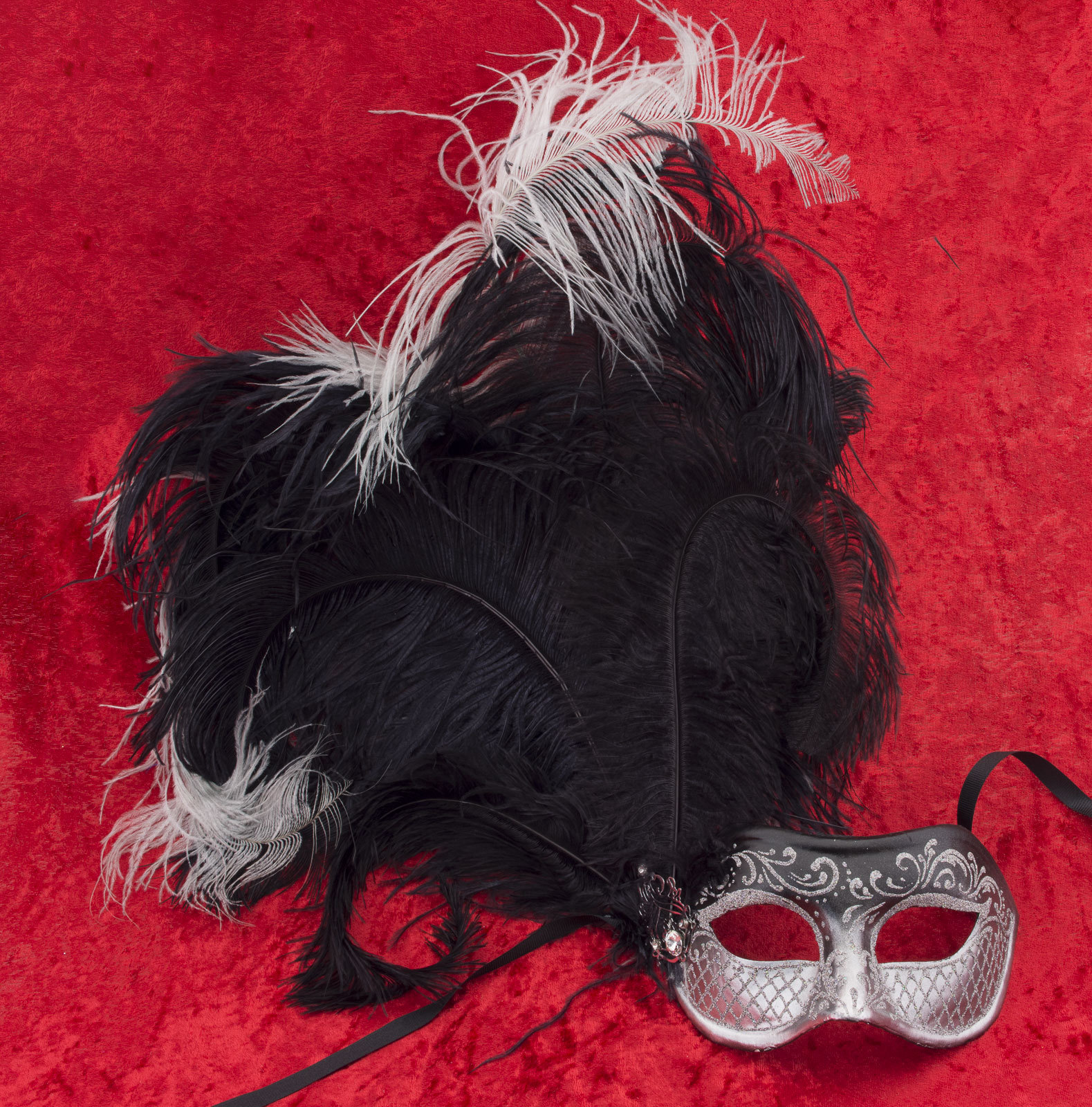 Máscara De Venecia Columbine Pluma Avestruz Negro Plateado De Papel Maché #22425