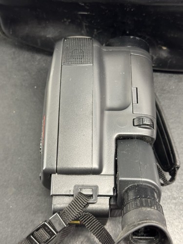 RCA CC634 Model LCD Small Wonder VHSC Playback Camcorder Camera w/ Batt Untested - Picture 4 of 12