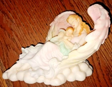 Seraphim Classics Heaven on Earth Angels #78187 Audra "Embraced By Love"