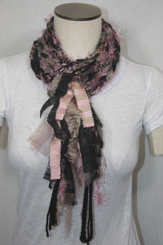 Sciarpa in corda di filato all'uncinetto 66 pollici con frange texture Lariat Infinity donna - Foto 12 di 15